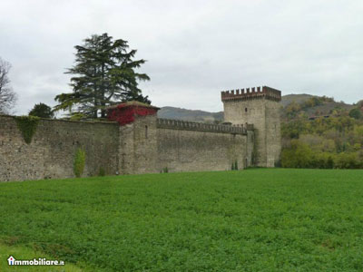 Case insolite: il castello di Riva in provincia di Piacenza