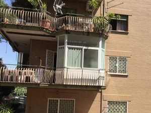 Trasformazione di un balcone in veranda: quale titolo serve? Nuova legge sulle verande
